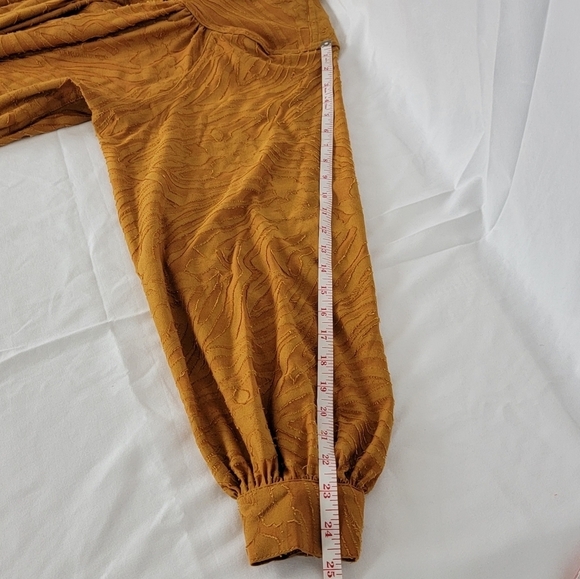 Free People Can't Stop Dreaming Flowy Pleated Tunic Blouse Gold Women's XS NWOT - Picture 7 of 12